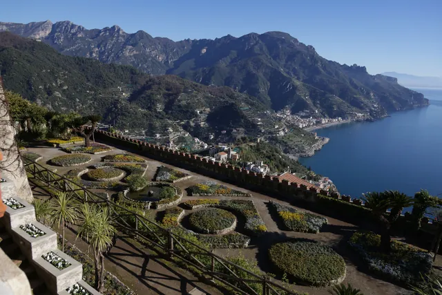 Ravello gardens & villa tour